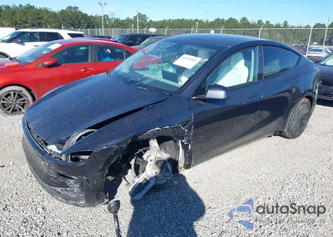 2026 Tesla Model Y Long Range Dual Motor All-Wheel Drive/Long Range Launch Series from USA, damaged, VIN 7SAYGDEE3TA391368